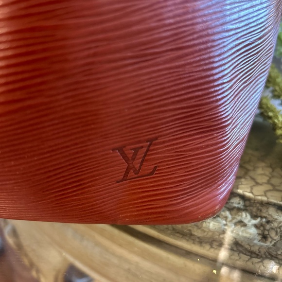 Louis Vuitton Noe Bucket Bag with LV dust bag with LV key bag - Picture 4 of 12